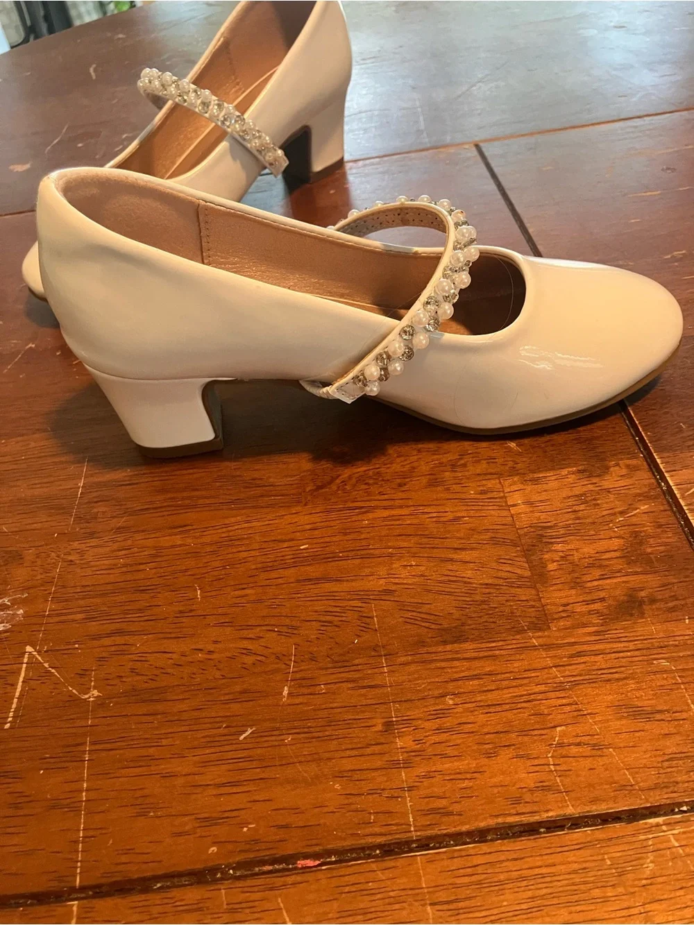 Girls White Pearl Strap Mary Jane Dress Shoes